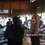 Personel Polsek Padang Bolak sosialisasi bahaya narkoba ke pemuda di salah satu Warung Desa Lubuk Torop, Kabupaten Padang Lawas Utara