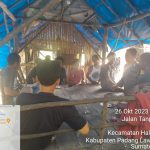 Bhabinkamtibmas Polsek Padang Bolak, Aiptu S Pulungan, saat memberi pemahaman terkait bahaya narkoba ke pemuda