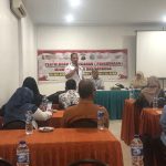 Kasat Resnarkoba Polres Tapsel, AKP Salomo Sagala, memaparkan bahaya narkoba saat menjadi narasumber