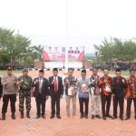 Kapolsek Padang Bolak, AKP Zulfikar, berfoto bersama dengan segenap unsur Forkopimda Kabupaten Paluta usai Upacara peringatan Hari Sumpah Pemuda ke-95