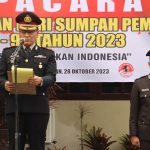 Waka Polres Tapsel, Kompol Rahman Takdir Harahap, saat beri amamat di peringatan Hari Sumpah Pemuda ke-95