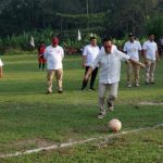 Tendangan Kick Off dari Ketua DPD Partai Gerindra Sumut, H Gus Irawan Pasaribu, yang juga Anggota DPR RI Komisi VII, di saksikan Ketua DPC Partai Gerindra Tapsel, Abdul Basith Dalimunthe, beserta ribuan masyarakat Kelurahan Sayurmatinggi saat membuka turnamen sepak bola Prabowo Cup Old Crak 2023