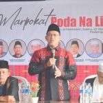 Jon Sujani Pasaribu saat memberi sambutan pada acara Marpokat bersama Raja-raja Luat dan Tokoh Adat guna membahas membumikan kembali falsafah Poda Na Lima di Hotel Sitamiang, Kota Padangsidimpuan