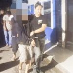 Personel Sat Resnarkoba Polres Padamgsidimpuan saat amankan ketiga pria usai gerebek Pondok