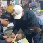Kasat Resnarkoba Polres Padangsidimpuan, AKP Jasama H Sidabutar, saat memeriksa salah satu Warung guna memberantas peredaran narkoba