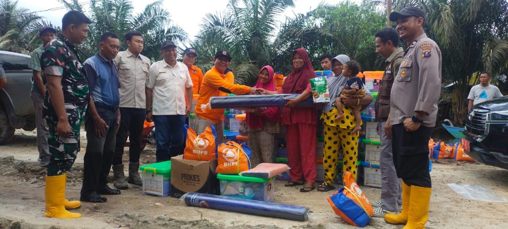Banjir di Angkola Selatan, BPBD Tapsel Turun Salurkan Bantuan