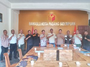 APS Parpol Menjamur di Padangsidimpuan, Kasatpol PP : Akan Ditertibkan