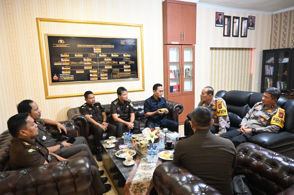 Kajari Padangsidimpuan Silaturahmi ke Polres : Pelihara Hubungan Baik