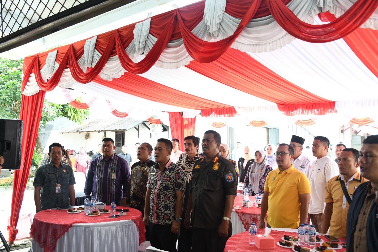 Para peserta penekenan nota kesepakatan bersama terkait penertiban APK di Kota Padangsidimpuan