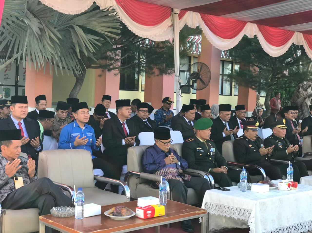 Waka Polsek Padang Bolak, Iptu Suhardi, saat mengikuti Upacara peringatan Hari Pahlawan ke-78