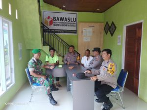 Kunjungan ke Panwas, Ini Pesan Polsek SD Hole