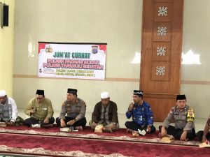 Jumat Curhat, Kapolsek Padang Bolak Tampung Keluhan Warga Terkait Pencurian Sawit