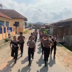 Personel Dalmas Polres Tapsel saat latihan fisik persiapan menjelang Pam Pemilu 2024
