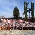 Kajari Padangsidimpuan, Dr Lambok MJ Sidabutar, dan jajaran, membaur bersama ratusan siswa maupun Dewan Guru di SMA Negeri 1 Padangsidimpuan, usai berikan penyuluhan hukum secara humanis