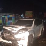 Beginilah kondisi minibus usai tabrakan di Paluta