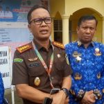 (Dari kiri ke kanan) Camat Padangsidimpuan Tenggara, Eka Yanti Batubara, Kajari Padangsidimpuan, Dr Lambok MJ Sidabutar, Kepala Inspektorat, Sulaiman Lubis, dan Kepala Dinas PMK, Ismail Fahmi Siregar, saat sesi wawancara usai kunjungan Monev di tiga desa
