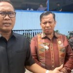 (Dari kiri ke kanan) Kajari Padangsidimpuan, Dr Lambok MJ Sidabutar, bersama Kepala Inspektorat Daerah, Sulaiman Lubis, dan Kepala Dinas PMK, Ismail Fahmi Siregar, saat diwawancarai usai Monev di tiga desa