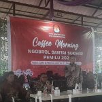 Ketua KPU Kota Padangsidimpuan, Tagor Dumora, didampingi keempat Komisioner lainnya, saat coffee morning bertajuk ngobrol santai membahas seputar suksesi Pemilu 2024