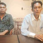 Samsir Samosir (kiri) didampingi Kuasa Hukumnya, Dipo Alam Siregar (kanan), saat beri keterangan terkait laporannya ke Polisi