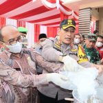 Kapolres Padangsidimpuan, AKBP Dudung Setyawan, bersama Pj Wali Kota, Letnan Dalimunthe, dan segenap unsur Forkopimda lainnya saat memusnahkan barang bukti sabu dengan cara direbus di air mendidih