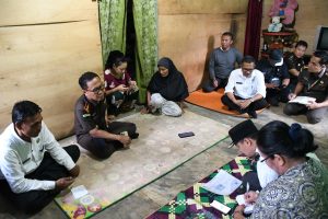 Lewat Penyuluhan Hukum Door to Door, Kajari Padangsidimpuan Dengar Berbagai Masalah Warga