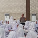 Kasat Lantas Polres Padangsidimpuan, AKP Junaidi, saat sosialisasi Police Goes to Campus ke Universitas Aufa Royhan