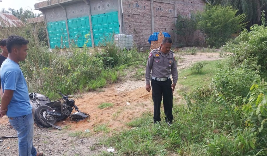Menyalip, Mahasiswi Tabrakan di Paluta dengan Pick Up hingga Tewas
