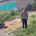 Personel Sat Lantas Polres Tapsel, saat melakukan cek TKP kecelakaan
