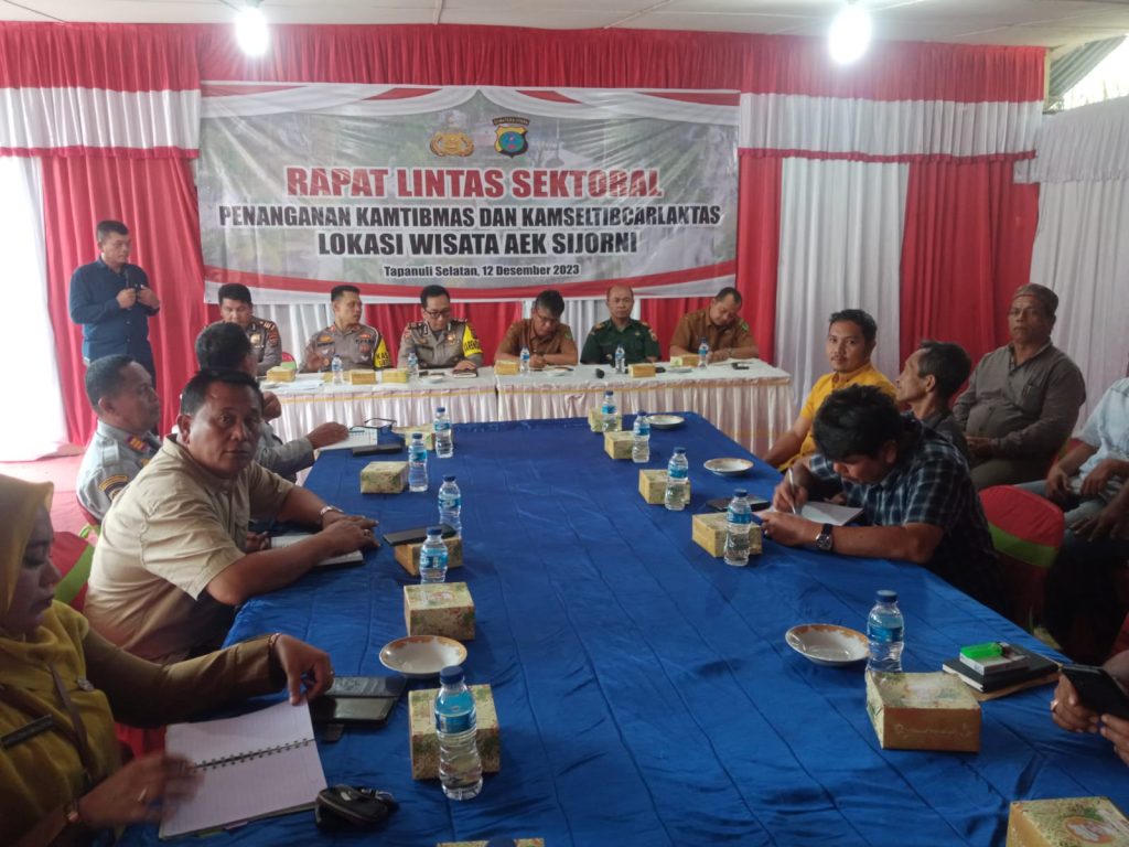 Jelang Nataru, Polres Tapsel Upayakan Kelancaran Lalu Lintas di Aek Sijorni