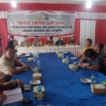 Kabag Ops Polres Tapsel, AKP Sisworo, saat memimpin rapat lintas sektoral penanganan Kamtibmas dan Kamseltibcarlantas di Aek Sijorni