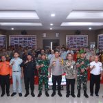 Kapolres Tapsel, AKBP Imam Zamroni, bersama jajaran Forkopimda berfoto bersama usai rapat Linsek jelang Nataru dalam rangka Ops Lilin Toba 2023