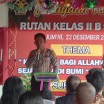 Kapolsek, Iptu PM Siboro, memberi sambutan saat perayaan Natal bersama dengan Rutan Kelas IIB Sipirok