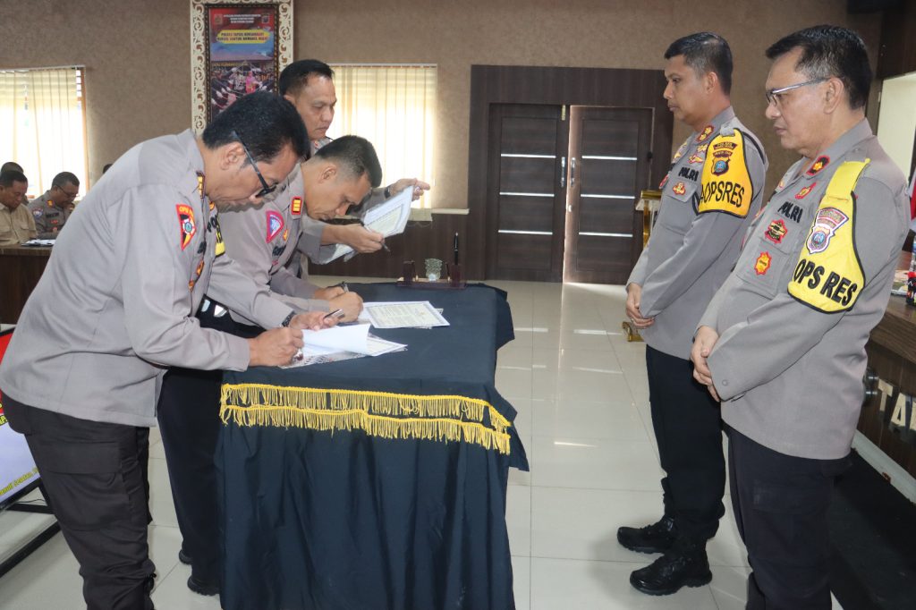 Kapolres Tapsel Saksikan Penekenan Pakta Integritas DIPA RKA-KL