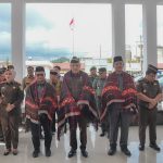 Pj Wali Kota Padangsidimpuan, Letnan Dalimunthe (paling kiri), usai diulosi bersama Kajati Sumut, Idianto (tengah), dan Ketua DPRD, Siwan Siswanto (paling kanan) saat Kunker ke Kantor Kejari Kota Padangsidimpuan