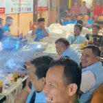 Momen Ketua TKD Prabowo-Gibran 2024 Kabupaten Tapsel, Abdul Basith Dalimunthe, dan para Pimpinan Partai Politik maupun relawan pendukung pasangan Capres dan Cawapres nomor urut 2 tersenyum riang saat Nobar debat Capres di Posko Jalan Natoras Suangkupon, No.10, Kota Padangsidimpuan