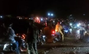 Pohon Tumbang Tutupi Jalan, Kapolsek Batang Toru : Sudah Dievakuasi Arus Lalin Normal