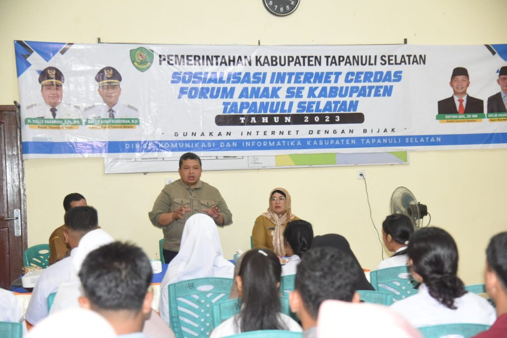Hadiri Sosialisasi Internet Cerdas Forum Anak se-Tapsel, Bupati Imbau GEN Z Untuk Bijak Dalam Bermedsos