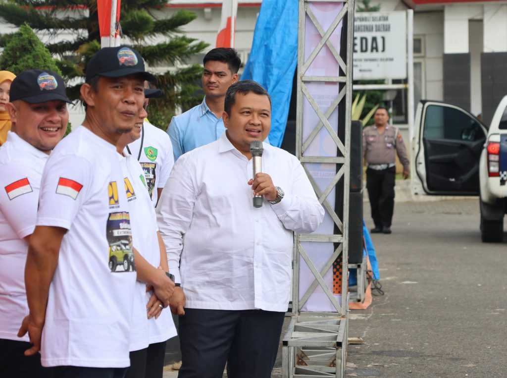 Bupati Tapsel Lepas 27 Peserta Off Road Jelajah Alam Siala Sampagul Extreme Adventure 2023