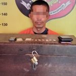 GMS usai ditangkap Tim Opsnal Unit Reskrim Polsek Padang Bolak karena menyimpan sabu di dalam peti di Gudang Rumahnya