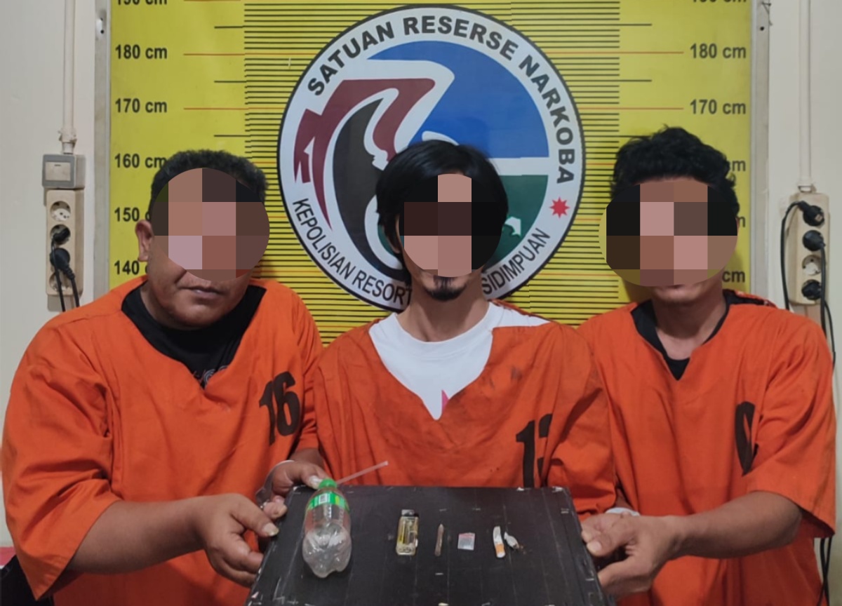 Ketiga pria yang gagal ngefly usai diamankan jajaran Sat Resnarkoba Polres Padangsidimpuan