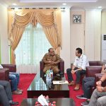 Pj Wali Kota Padangsidimpuan, Dr Letnan Dalimunthe, saat silaturahmi dengan Ketua PWI Tabagsel, Kodir Pohan, dan jajaran di Ruang kerjanya