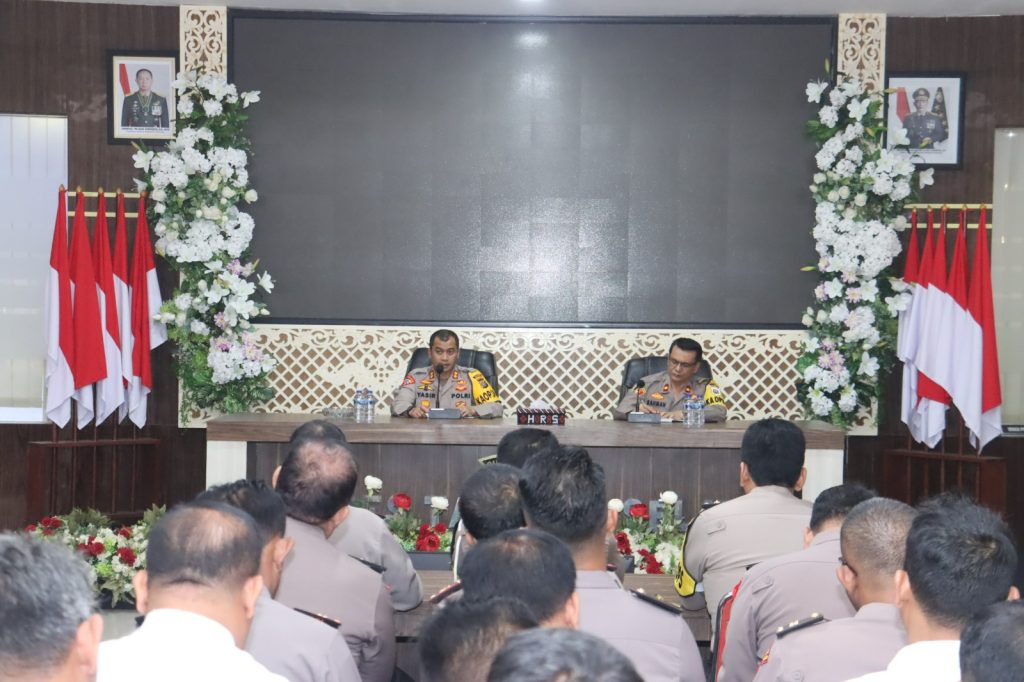 Kapolres Tapsel Minta Jajaran Selalu Aktifkan Penggunaan HT