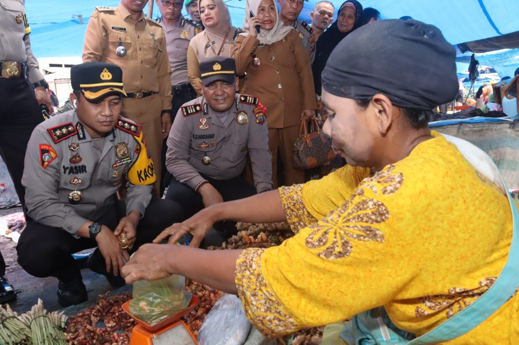 Pantau Bapokting, AKBP Yasir Berada Sejajar Dengar Keluhan Pedagang