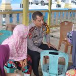 Sosok Kapolres Tapsel, AKBP Yasir Ahmadi, begitu antusias saat mendengar langsung curhatan "Emak-emak" di sela kunjungannya ke Pondok Pesantren Al Yusufiyah