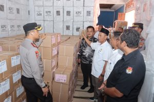 Kapolres Tapsel Minta Pengawasan di Gudang Logistik KPU 24 Jam