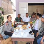 Sosok merakyat Kapolres Tapsel, AKBP Yasir Ahmadi, saat ngopi bareng sekaligus menampung aspirasi para Tokoh Masyarakat