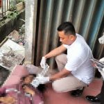 Personel Polsek Padang Bolak saat lakukan cek dan olah TKP tempat temuan jasad ODGJ Mr X di Rumah Kosong