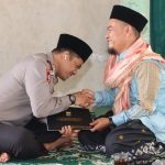 Kapolres Tapsel, AKBP Yasir Ahmadi, memohon restu ke Yayasan Pendidikan Mardhatillah Tano Ponggol, Pilhanuddin Hasibuan