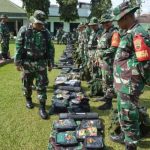 Kasdim 0212/Tapsel, Mayor Inf Alex Donald Surbakti, saat melakukan pengecekan kesiapsiagaan perlengkapan personel menjelang Pemilu 2024
