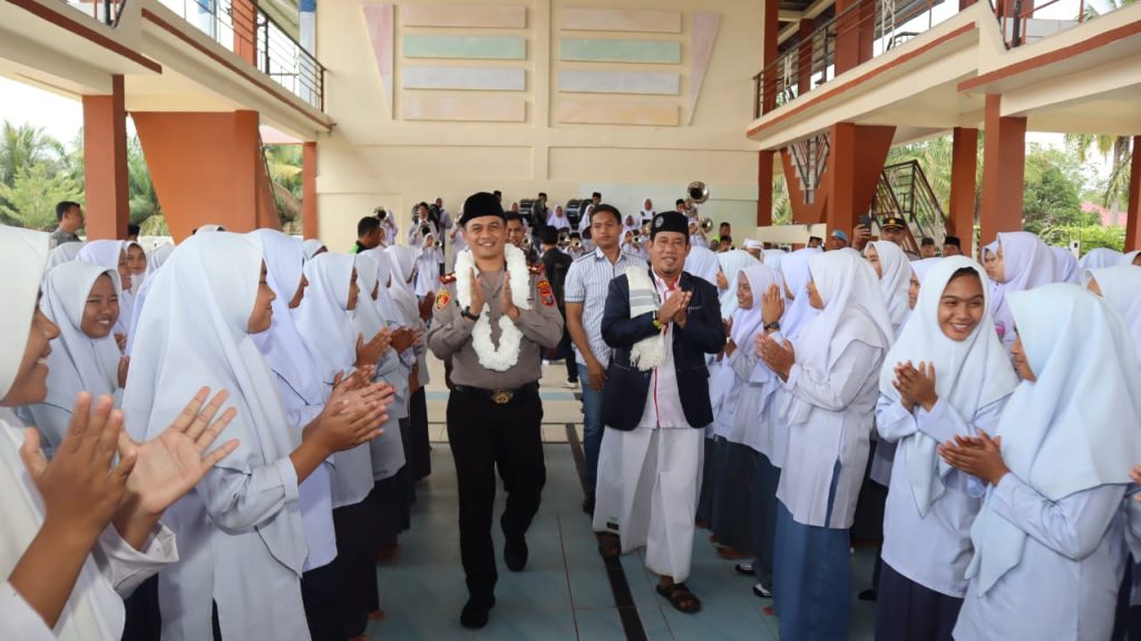 Kapolres Santri, AKBP Yasir Selalu Bersahaja saat di Pesantren